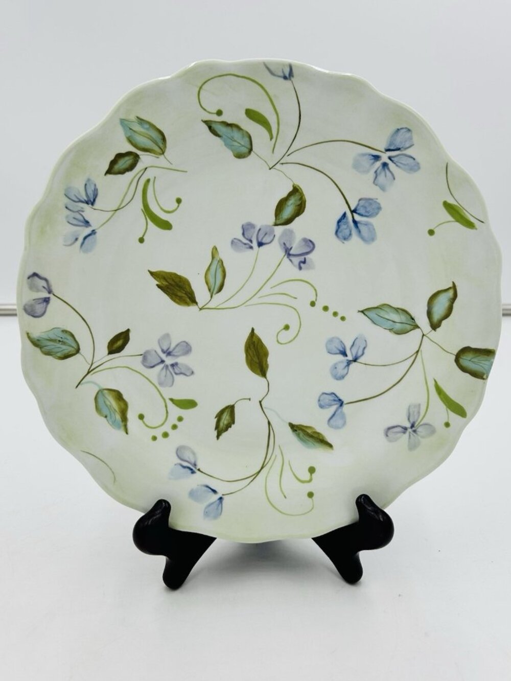 Tracy Porter Hand Painted Scalloped Edge 9.5" Evelyn Scallop Salad Plate Vintage